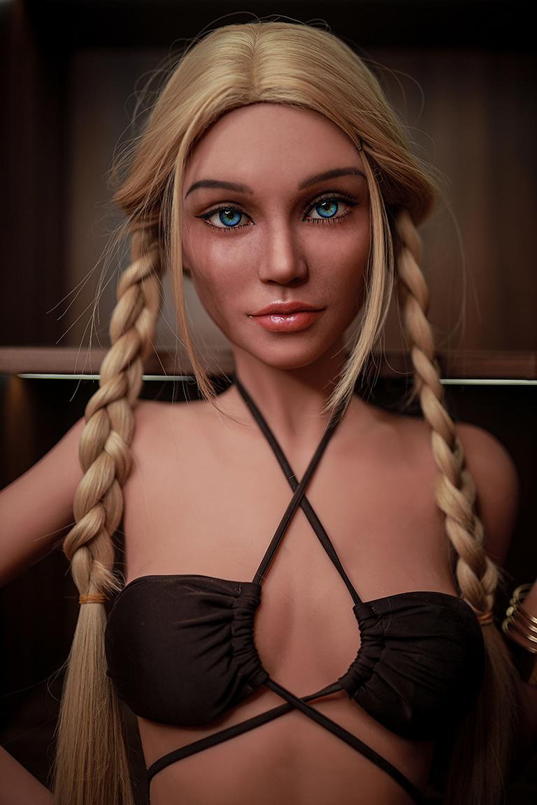 Sex doll Vivian | Blonde sex doll with blue eyes